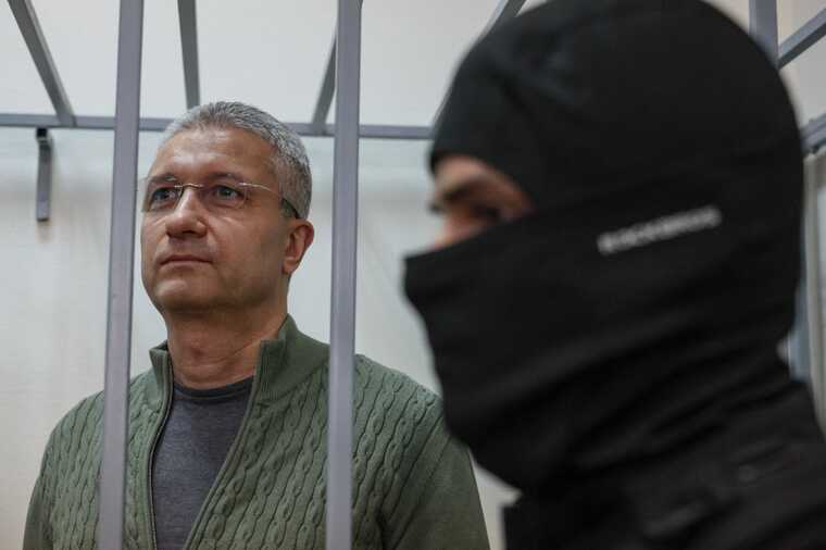 Суд продлил арест Иванову: экс-чиновника обвиняют в аферах на миллиарды рублей