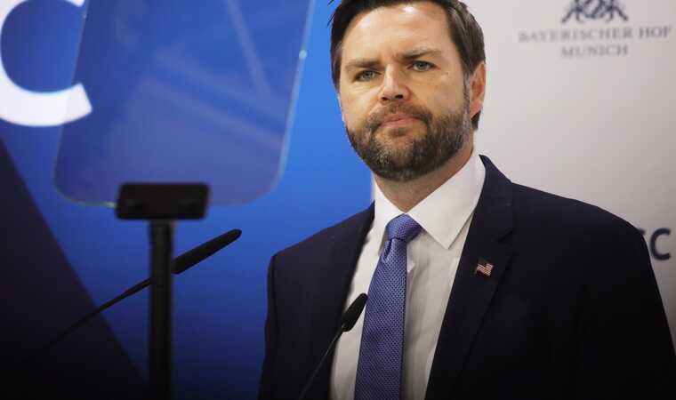 Китай раскритиковал вице-президента США за невежливые высказывания о «китайских крестьянах»