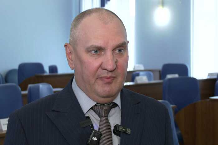 Городской мэр Нефтеюганска Юрий Чекунов оказался в центре земельного и коммунального кризиса