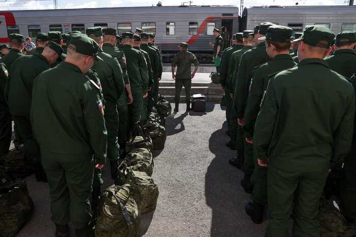Россияне уклоняются от армии, отделываясь только штрафами